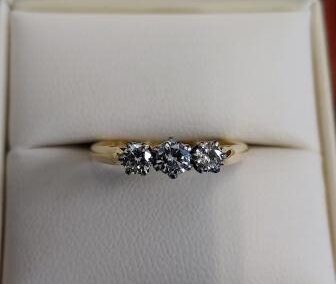 18ct Three Stone Diamond Ring